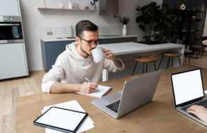 Leia mais sobre o artigo Home office: como otimizar seu espaço de trabalho em casa